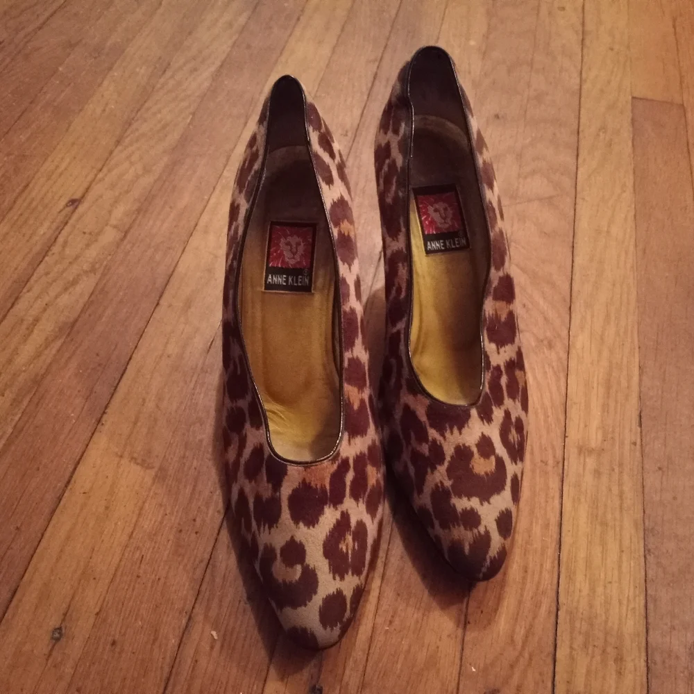 Anne Klein Kitten Heels - Picture 4 of 8